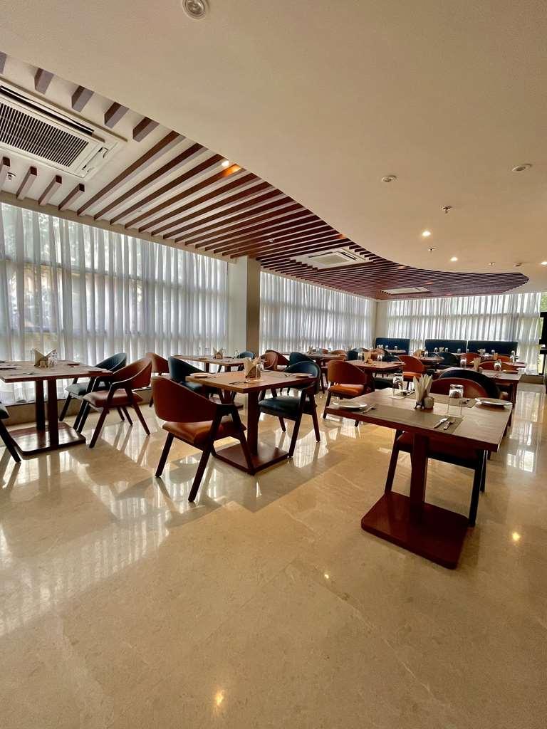 Best Western Maharani Bagh New Delhi Restaurant photo