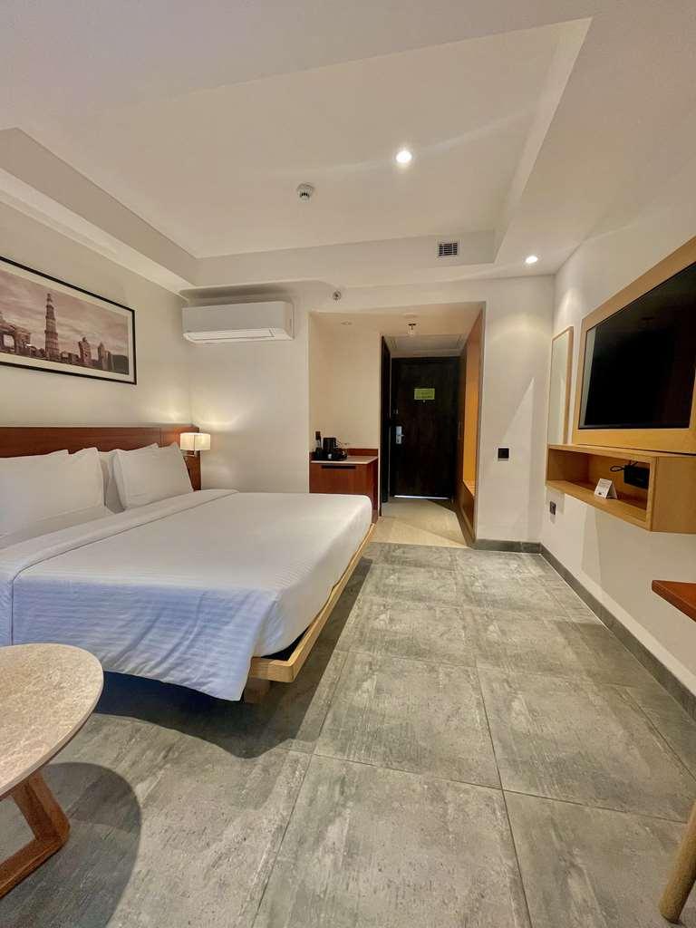 Best Western Maharani Bagh New Delhi Room photo