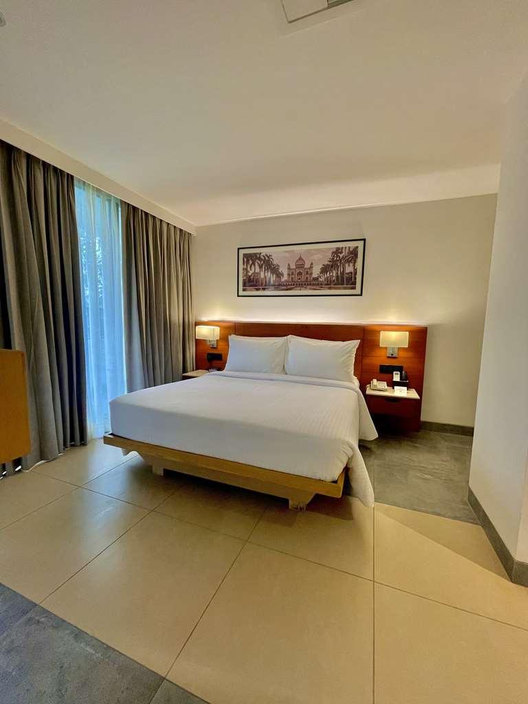 Best Western Maharani Bagh New Delhi Room photo